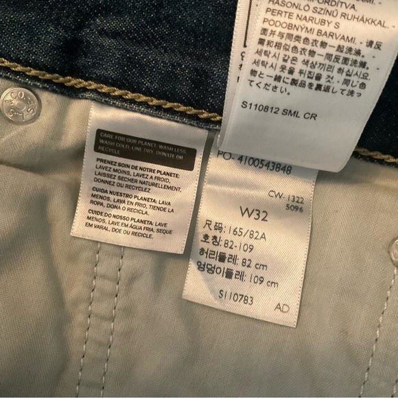 Levi's Women's Blue Distressed Jeans - Picture 11 of 11